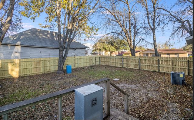 100 N Hinckley Street, Blooming Grove, TX 76626