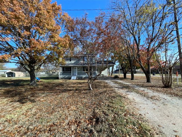 100 N Hinckley Street, Blooming Grove, TX 76626