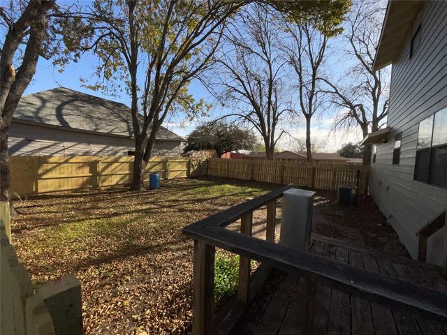 100 N Hinckley Street, Blooming Grove, TX 76626