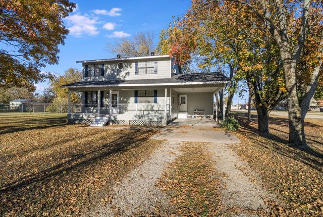 100 N Hinckley Street, Blooming Grove, TX 76626