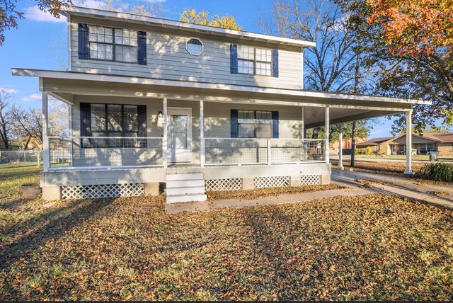 100 N Hinckley Street, Blooming Grove, TX 76626