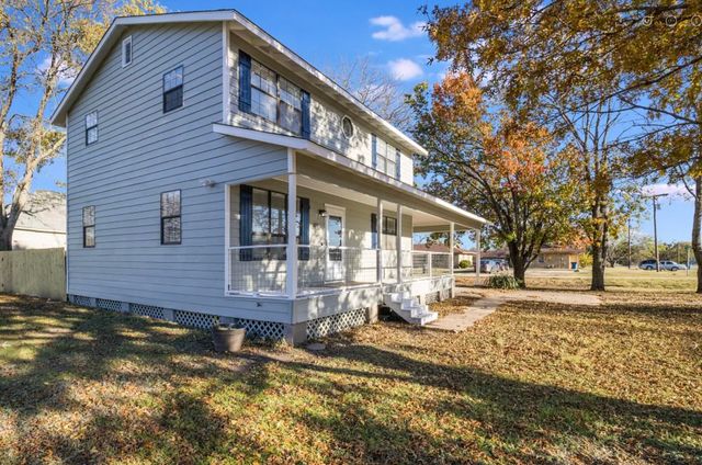 100 N Hinckley Street, Blooming Grove, TX 76626
