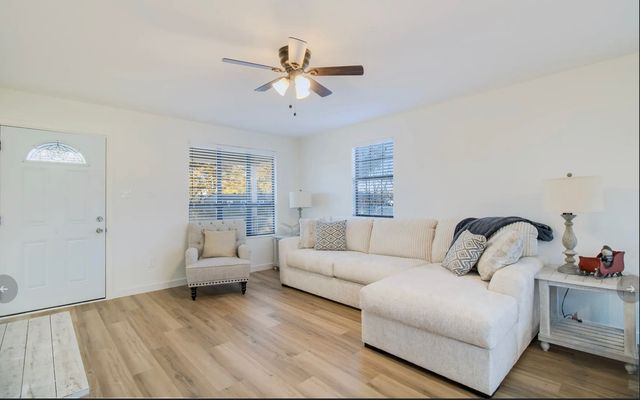 100 N Hinckley Street, Blooming Grove, TX 76626