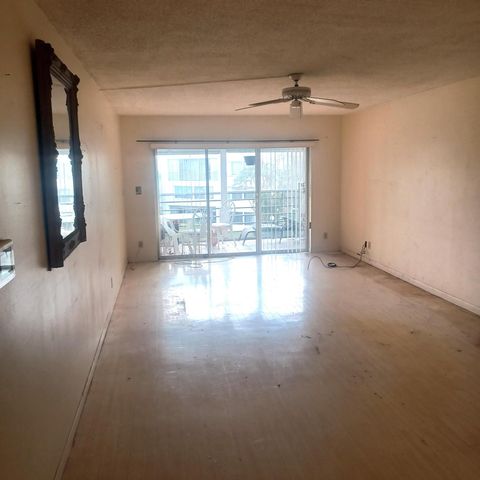 3186 Via Poinciana 311, Greenacres, FL 33467