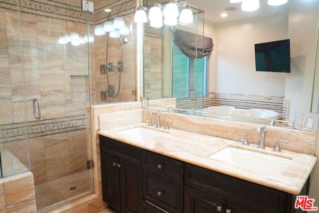 4212 Don Alanis Place, Los Angeles, CA 90008