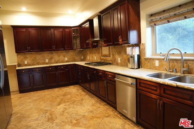 4212 Don Alanis Place, Los Angeles, CA 90008