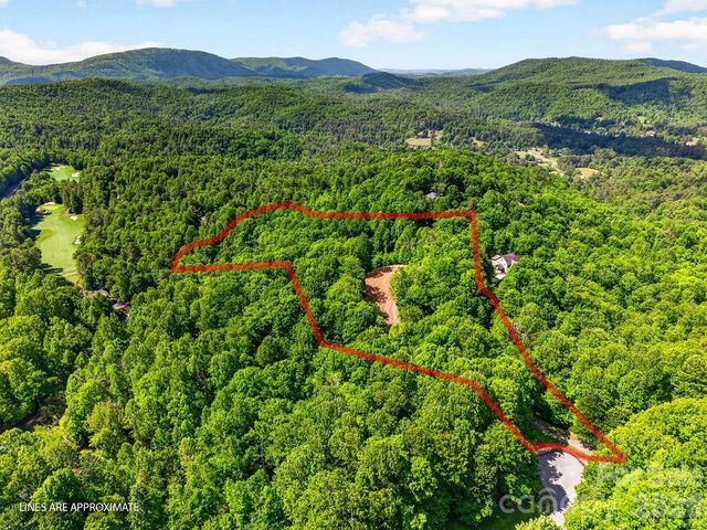 51 Falls Lane, Hendersonville, NC 28739