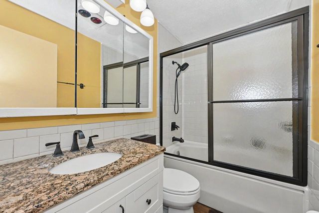 2115 6 Mile ROAD, Racine, WI 53402