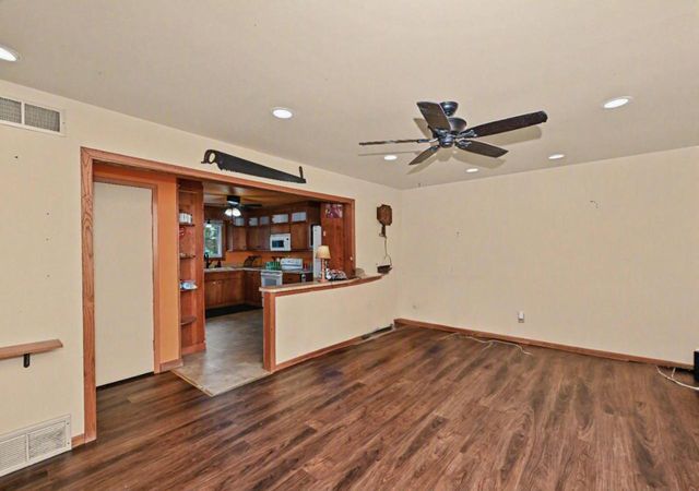 2115 6 Mile ROAD, Racine, WI 53402