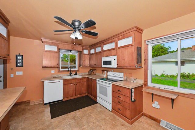 2115 6 Mile ROAD, Racine, WI 53402