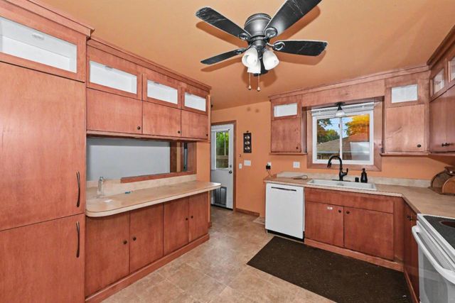 2115 6 Mile ROAD, Racine, WI 53402