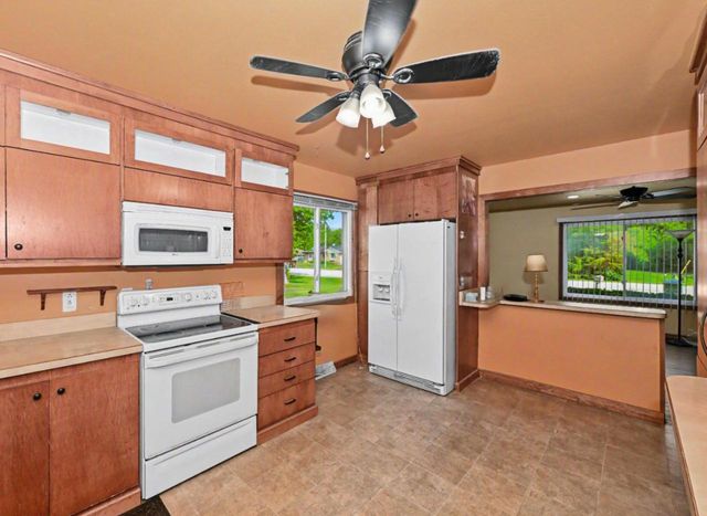 2115 6 Mile ROAD, Racine, WI 53402