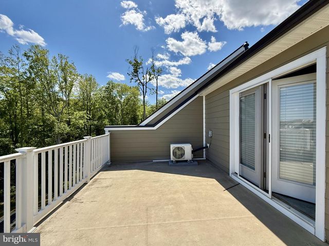 1761 AUTUMN MAPLE LEAF DR, Dumfries, VA 22026