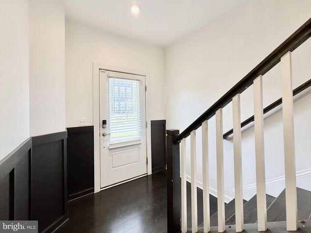 1761 AUTUMN MAPLE LEAF DR, Dumfries, VA 22026