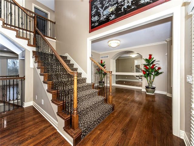 916 SW 33rd Street, Lee's Summit, MO 64082