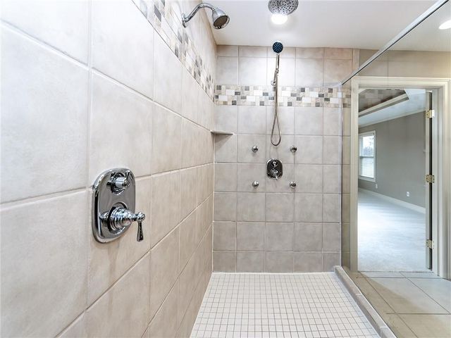 916 SW 33rd Street, Lee's Summit, MO 64082