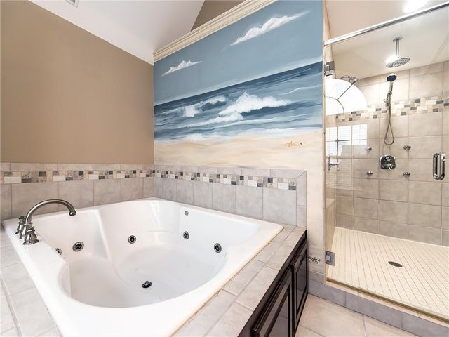 916 SW 33rd Street, Lee's Summit, MO 64082