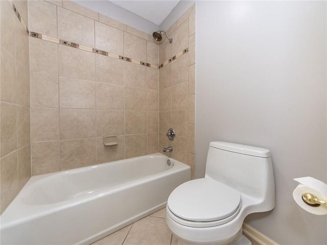 916 SW 33rd Street, Lee's Summit, MO 64082