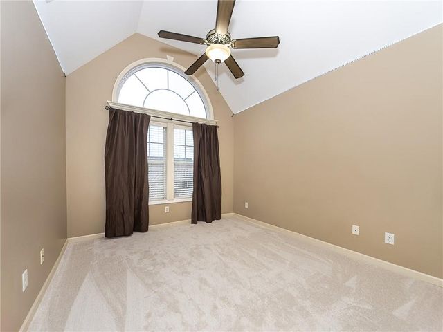 916 SW 33rd Street, Lee's Summit, MO 64082