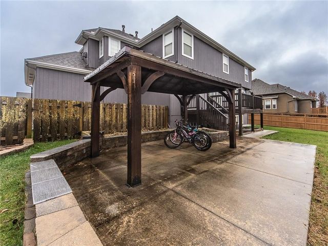 916 SW 33rd Street, Lee's Summit, MO 64082