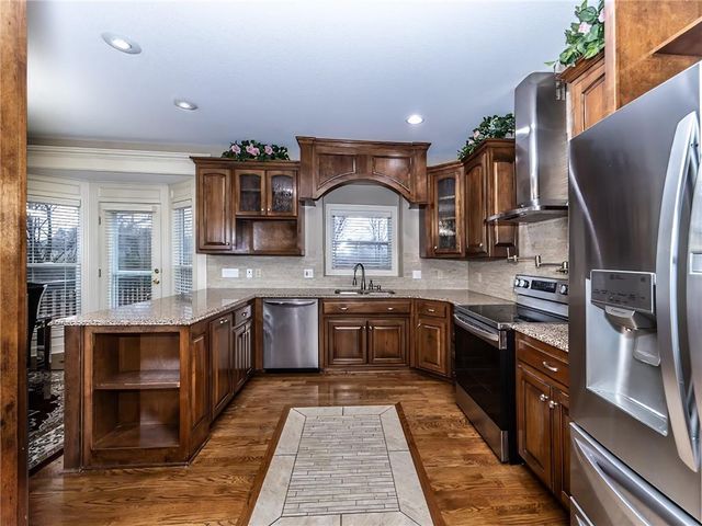 916 SW 33rd Street, Lee's Summit, MO 64082