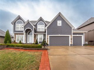 916 SW 33rd Street, Lee's Summit, MO 64082