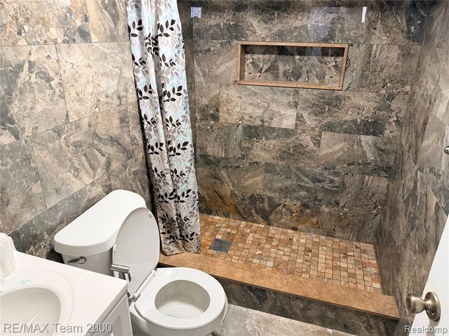 3042 Geneva Street, Dearborn, MI 48124