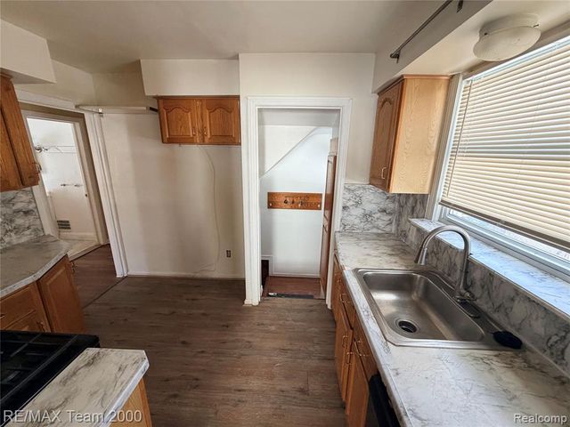 3042 Geneva Street, Dearborn, MI 48124