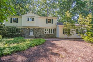 40 Independence Drive, East Brunswick, NJ 08816