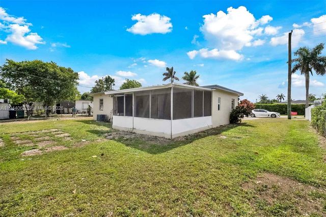 15351 SW 296th St, Homestead, FL 33033