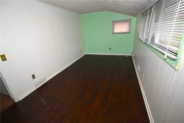 36 Jeanmoor Road, Greece, NY 14616