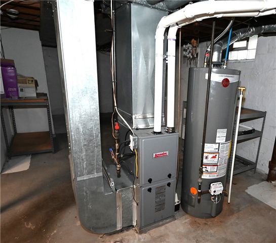 36 Jeanmoor Road, Greece, NY 14616