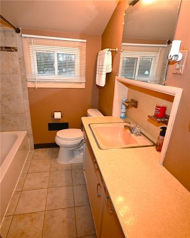 36 Jeanmoor Road, Greece, NY 14616