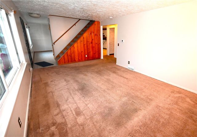 36 Jeanmoor Road, Greece, NY 14616