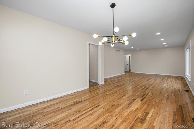 32363 Olde Franklin Drive, Farmington Hills, MI 48334