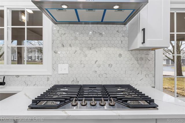 32363 Olde Franklin Drive, Farmington Hills, MI 48334