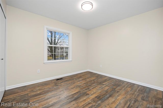 32363 Olde Franklin Drive, Farmington Hills, MI 48334