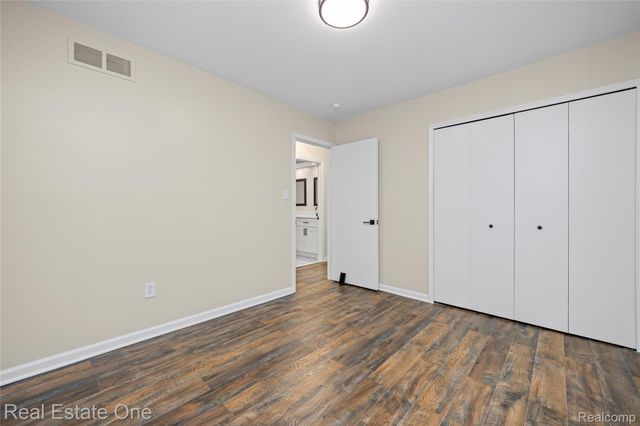 32363 Olde Franklin Drive, Farmington Hills, MI 48334