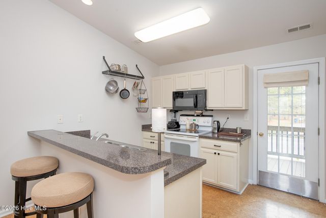 4513 Country Club Road A202, Morehead City, NC 28557