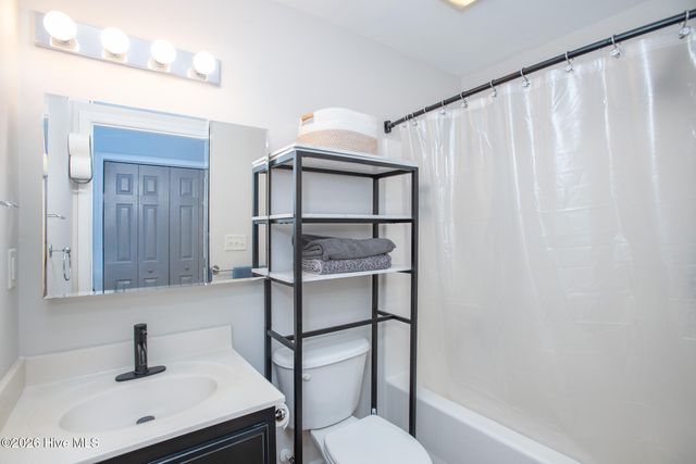 4513 Country Club Road A202, Morehead City, NC 28557