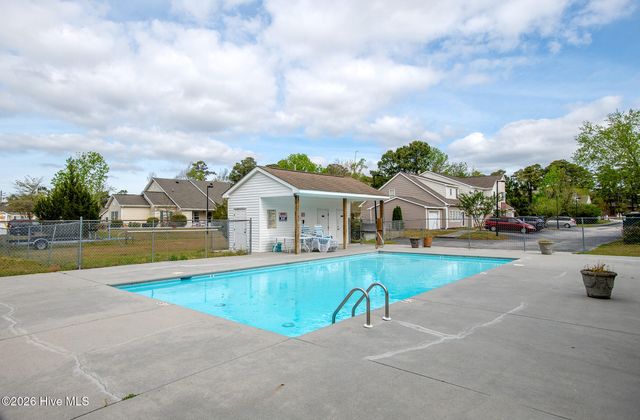 4513 Country Club Road A202, Morehead City, NC 28557