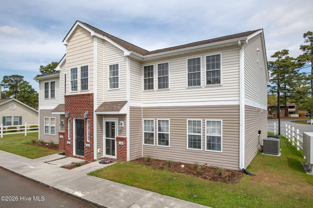 4513 Country Club Road A202, Morehead City, NC 28557