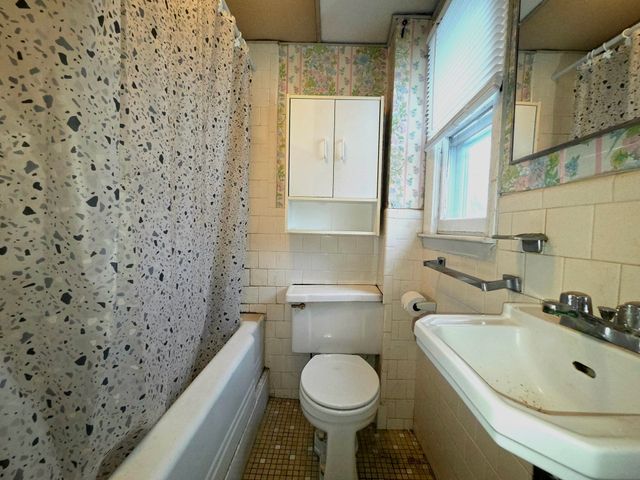 4 Upham St, Salem, MA 01970