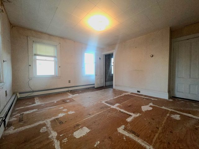 4 Upham St, Salem, MA 01970