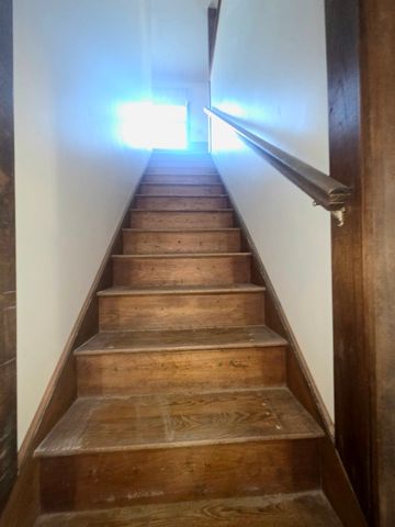 4 Upham St, Salem, MA 01970