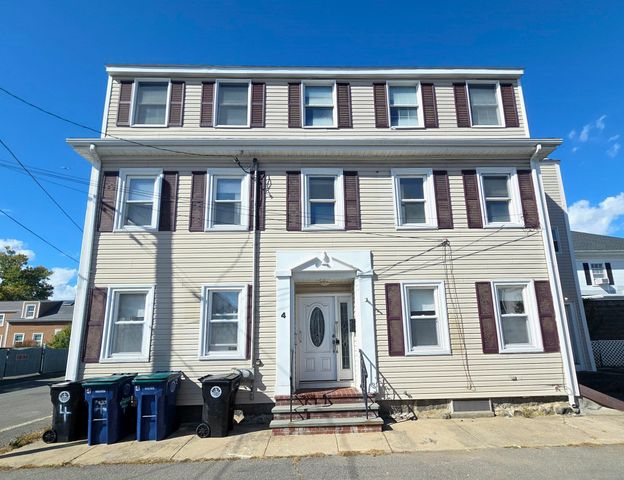 4 Upham St, Salem, MA 01970