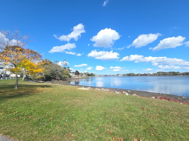 4 Upham St, Salem, MA 01970