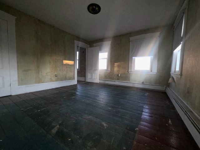 4 Upham St, Salem, MA 01970