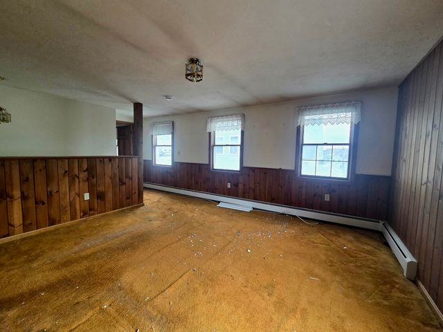 4 Upham St, Salem, MA 01970