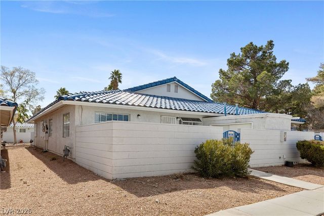 2132 Chertsey Drive B, Las Vegas, NV 89108